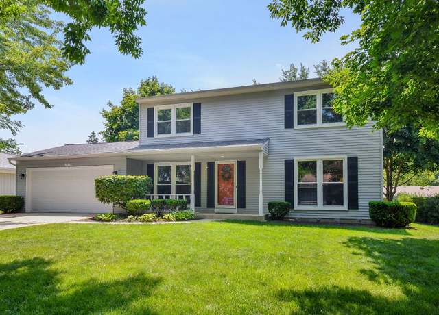 Property at 1326 Chestnut Ridge Dr, Naperville, IL 60540, 4 beds, 2.5 baths