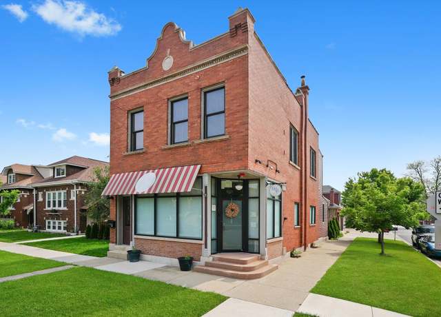 Property at 2347 Clarence Ave, Berwyn, IL 60402, 2 beds, 2 baths
