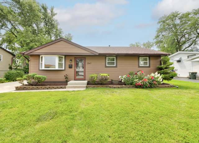 Property at 2547 Forest Glen Pkwy, Woodridge, IL 60517, 4 beds, 2 baths