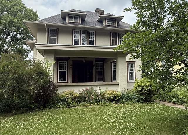 Property at 822 W Lincoln Blvd, Freeport, IL 61032, 4 beds, 1.5 baths