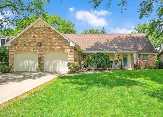 Property at 262 Sheffield Ln, Glen Ellyn, IL 60137, 4 beds, 3.5 baths