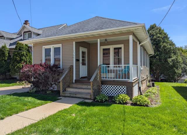 Property at 1043 W Lincoln Blvd, Freeport, IL 61032, 2 beds, 1 bath