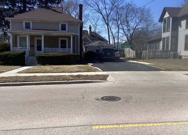 Property at 617 N 5th Ave N, St. Charles, IL 60174, 4 beds, 2 baths