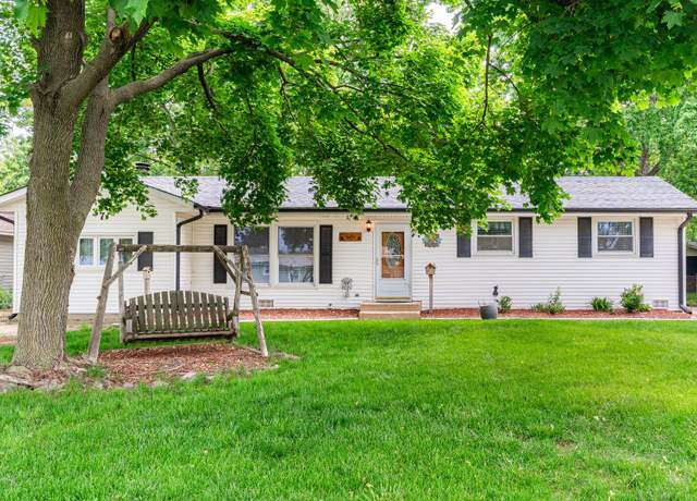 Property at 637 Aztec Dr, Carol Stream, IL 60188, 3 beds, 1.5 baths