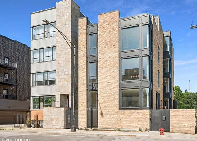 Property at 222 S Oakley Blvd #2, Chicago, IL 60612, 3 beds, 2.5 baths