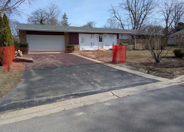 Property at 1153 Carol Ln, Glencoe, IL 60022, 4 beds, 2.5 baths