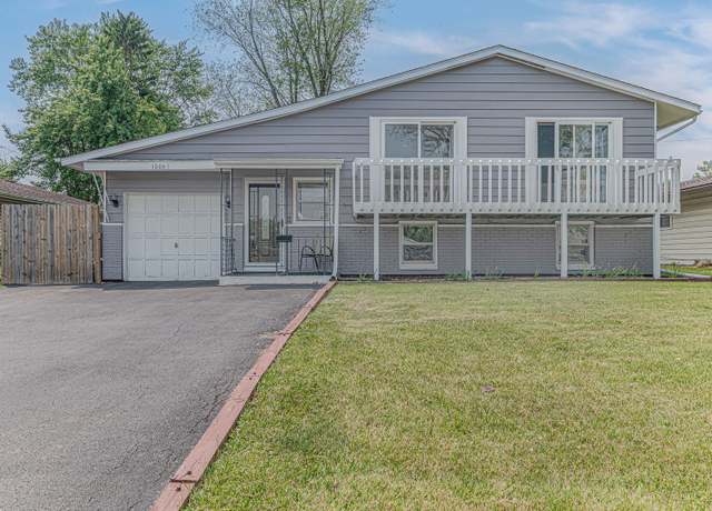 Property at 1006 Tacoma St, Carpentersville, IL 60110, 3 beds, 2 baths
