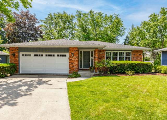 Property at 1447 Hillcrest Rd, Downers Grove, IL 60516, 4 beds, 2.5 baths
