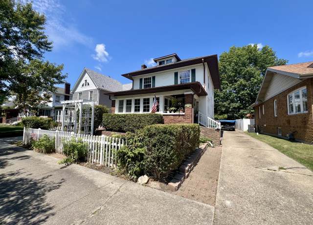 Property at 2808 Western Ave, Mattoon, IL 61938, 3 beds, 1 bath