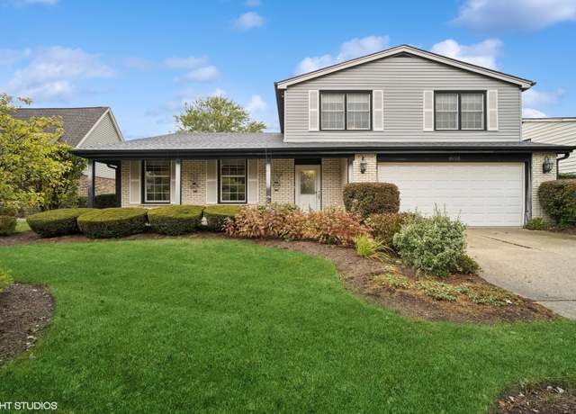 Property at 4026 Chester Dr, Glenview, IL 60026, 4 beds, 2.5 baths