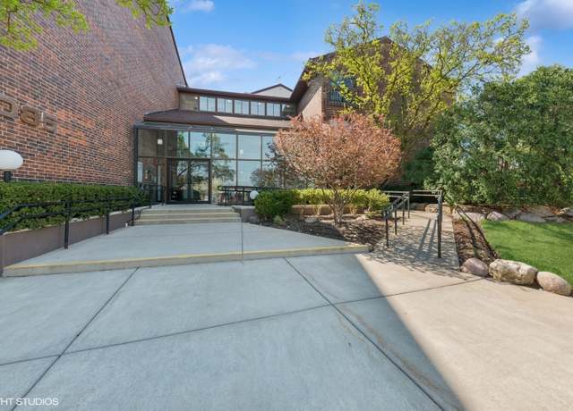 Property at 3085 Pheasant Creek Dr #110, Northbrook, IL 60062, 2 beds, 2 baths
