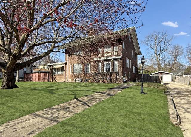 Property at 428 S West Ave, Freeport, IL 61032, 4 beds, 3 baths