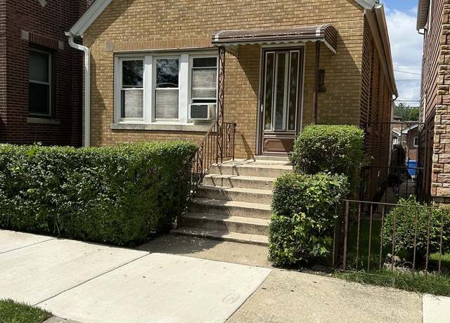 Property at 2960 S Poplar Ave, Chicago, IL 60608, 2 beds, 1 bath
