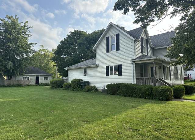 Property at 370 W Beaver St, St. Anne, IL 60964, 3 beds, 1 bath