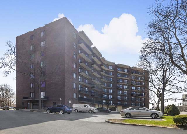 Property at 711 S River Rd #812, Des Plaines, IL 60016, 2 beds, 2 baths