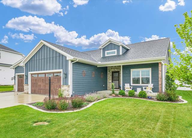 Property at 1721 S Stone Creek Blvd, Urbana, IL 61802, 3 beds, 2.5 baths