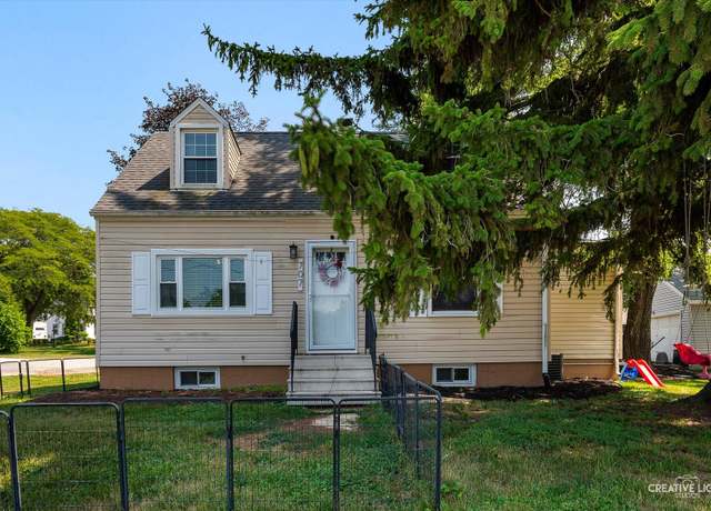Property at 707 E 9th St, Lockport, IL 60441, 3 beds, 2 baths
