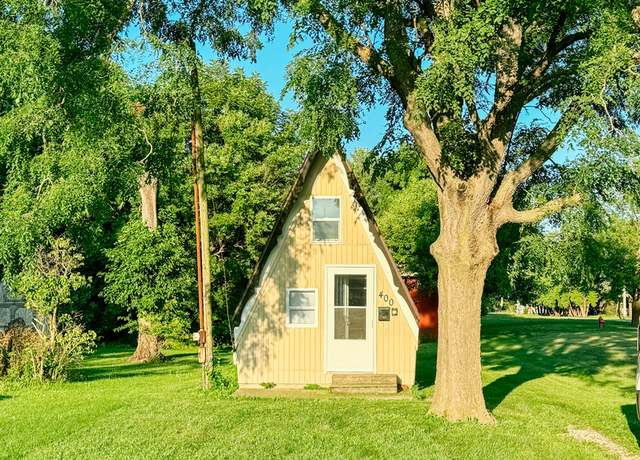 Property at 400 N Locust St, Arcola, IL 61910, 2 beds, 1 bath