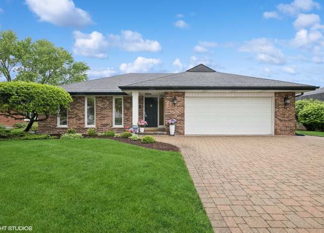 Property at 1115 S Vail Ave, Arlington Heights, IL 60005, 4 beds, 3 baths