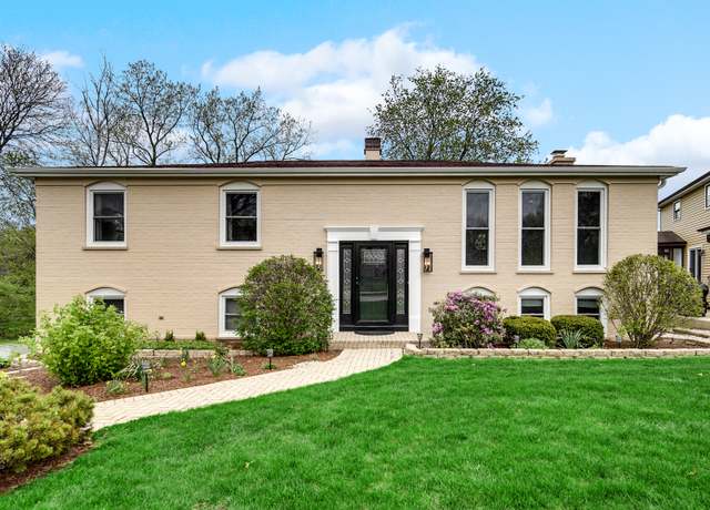 Property at 1214 Laurel Ct, Downers Grove, IL 60515, 4 beds, 2.5 baths