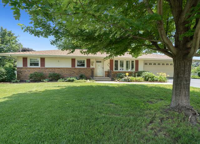 Property at 9833 Gentian Dr, Machesney Park, IL 61115, 3 beds, 2 baths