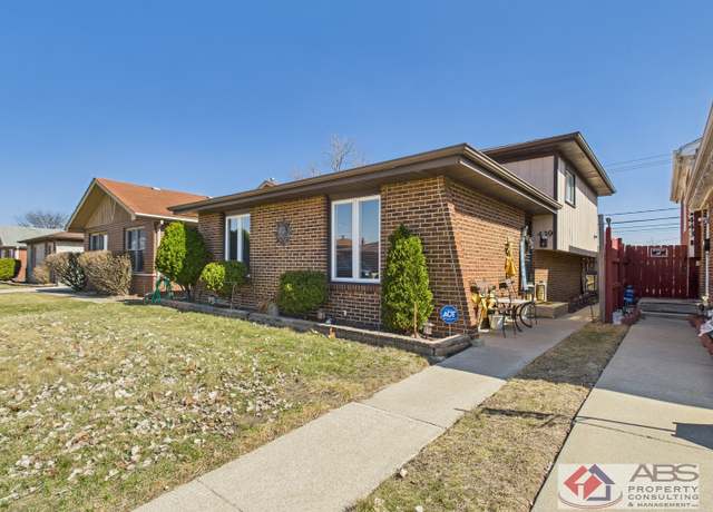 Property at 439 Hoxie Ave, Calumet City, IL 60409, 3 beds, 2 baths