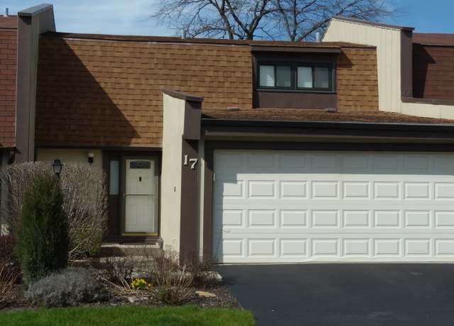 Property at 17 Elmwood Sq, Indian Head Park, IL 60525, 3 beds, 2.5 baths