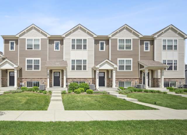 Property at 3808 Honeysuckle Ln, Elgin, IL 60124, 3 beds, 2.5 baths