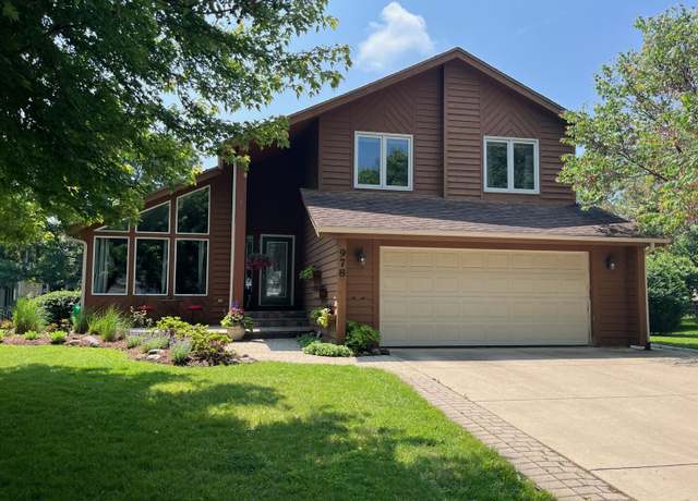 Property at 978 Merrimac Cir, Naperville, IL 60540, 4 beds, 3.5 baths