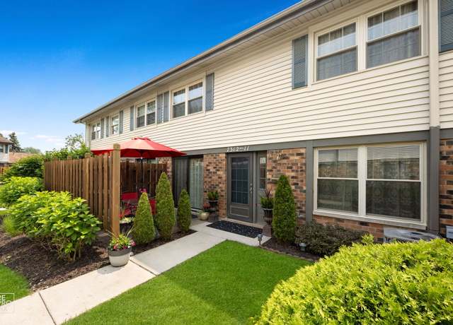 Property at 7312 Winthrop Way #11, Downers Grove, IL 60516, 2 beds, 1.5 baths