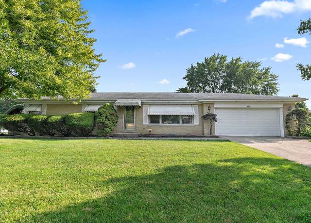 Property at 614 E Weathersfield Way, Schaumburg, IL 60193, 3 beds, 1.5 baths