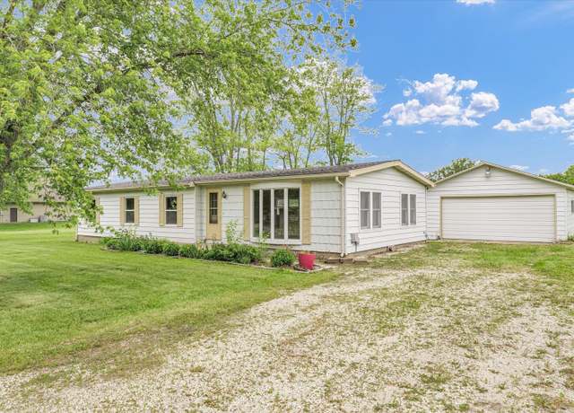 Property at 116 Seminole Ln, Loda, IL 60948, 3 beds, 2 baths