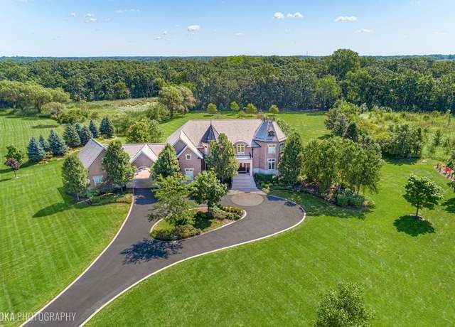 Property at 7 Jennifer Ct, Barrington, IL 60010, 5 beds, 5.5 baths