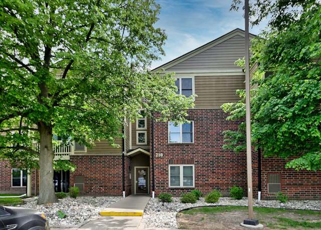 Property at 210 Glengarry Dr #212, Bloomingdale, IL 60108, 3 beds, 2 baths