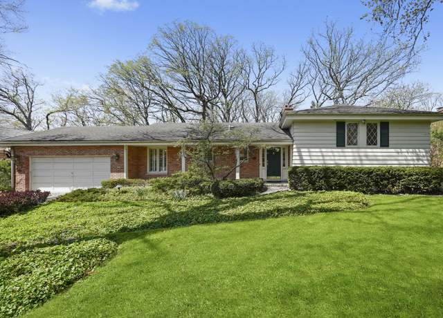 Property at 524 Forest Hill Rd, Lake Forest, IL 60045, 5 beds, 2.5 baths