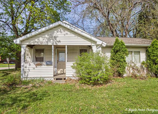Property at 1001 N Green St, Mchenry, IL 60050, 3 beds, 2 baths