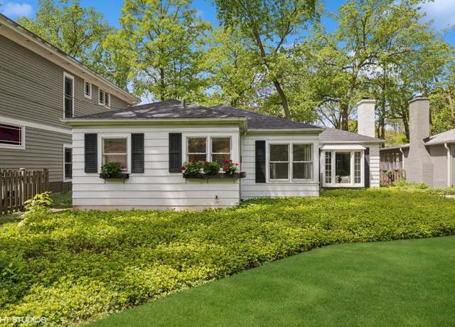 Property at 836 E Glenwood Rd, Glenview, IL 60025, 3 beds, 1.5 baths