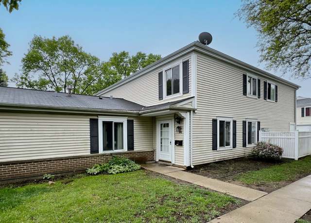 Property at 1190 Cove Dr, Prospect Heights, IL 60070, 2 beds, 1 bath