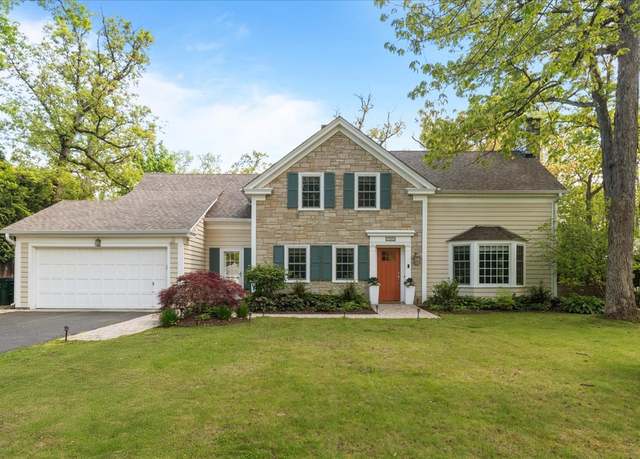Property at 409 Crescent Dr, Lake Bluff, IL 60044, 4 beds, 2.5 baths