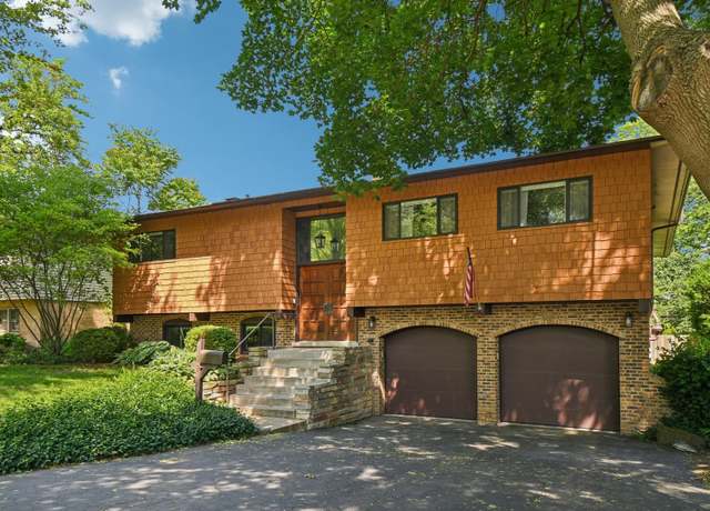Property at 129 Kainer Ave, Barrington, IL 60010, 4 beds, 4 baths