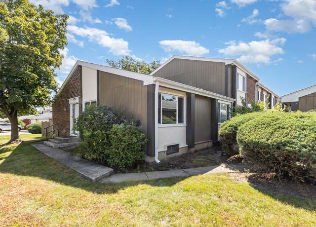 Property at 316 Pueblo Dr, Bolingbrook, IL 60440, 2 beds, 1 bath
