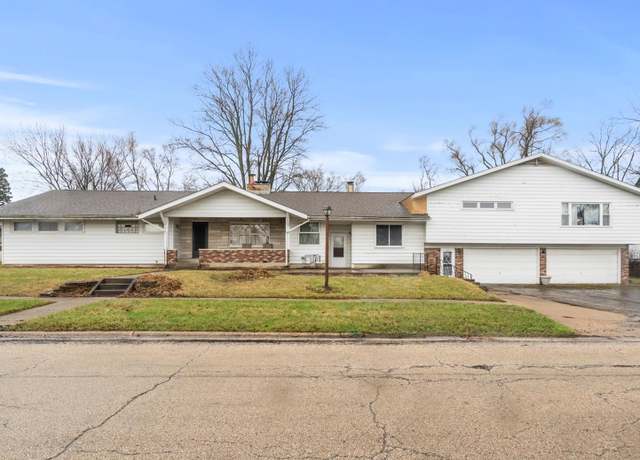 Property at 704 W Mckinley St, Harvard, IL 60033, 5 beds, 5 baths