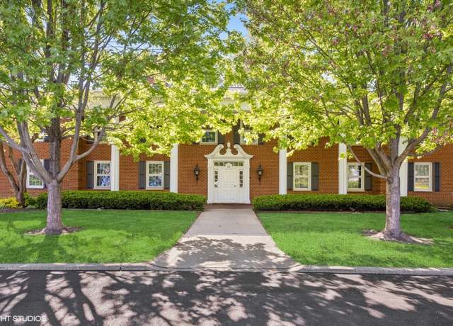 Property at 530 Devonshire Ln #12, Crystal Lake, IL 60014, 3 beds, 2 baths