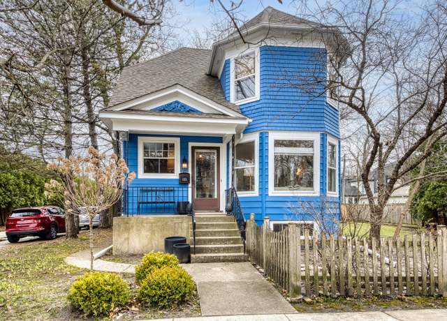 Property at 1123 Linden Ave, Wilmette, IL 60091, 4 beds, 1.5 baths