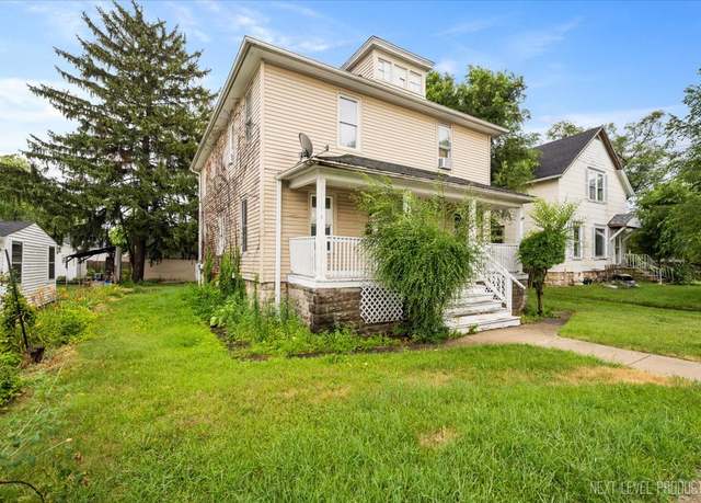 Property at 1002 Wilcox St, Joliet, IL 60435, 6 beds, 2.5 baths
