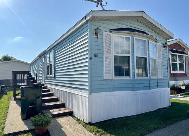 Property at 27W370 Geneva Rd #68, West Chicago, IL 60185, 2 beds, 1 bath