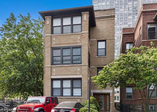 Property at 645 W Bittersweet Pl #1, Chicago, IL 60613, 3 beds, 2 baths