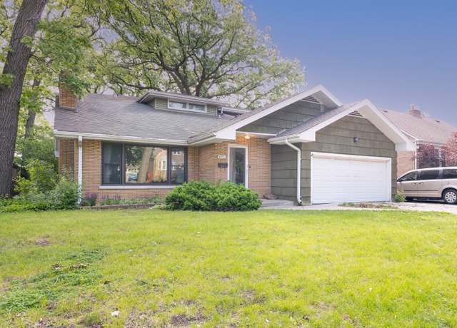 Property at 2571 Forest View Ave, River Grove, IL 60171, 4 beds, 2.5 baths
