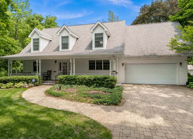 Property at 901 Highview Ave, Rockford, IL 61107, 3 beds, 2.5 baths