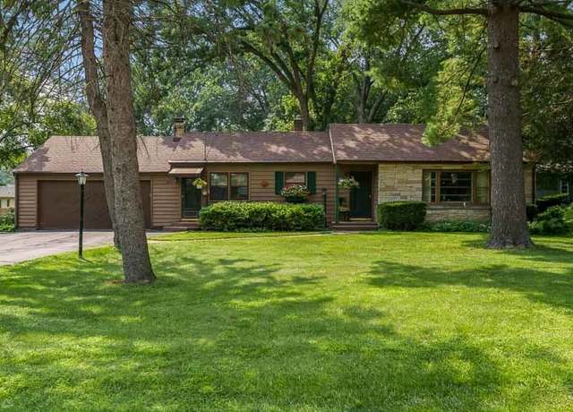 Property at 1811 Hillcrest Rd, Rockford, IL 61108, 2 beds, 1 bath